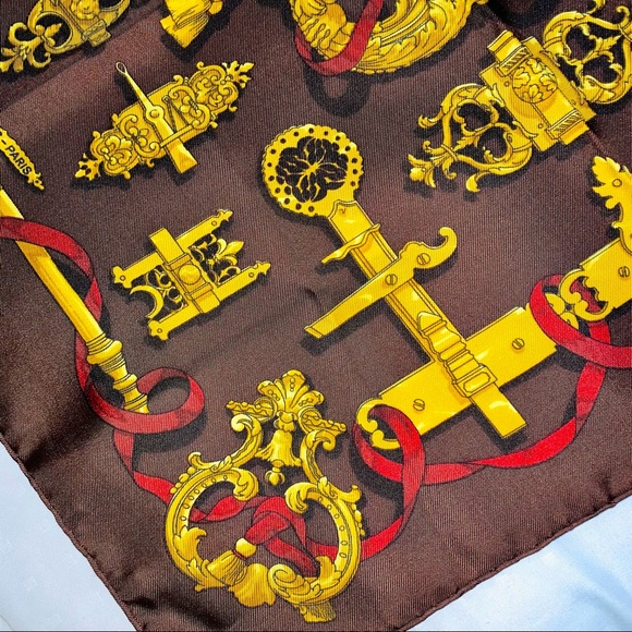 SOLD Hermès | Ferronnerie Silk Scarf - Picture 9 of 9